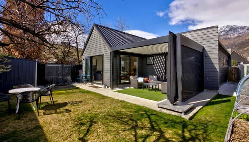 11 Red Cottage Drive, Lake Hayes Estate
