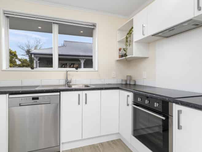 1/171 Hills Road, Edgeware