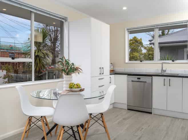 1/171 Hills Road, Edgeware