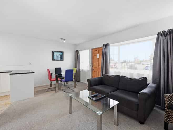 8/102 Tamamutu Street, Taupo