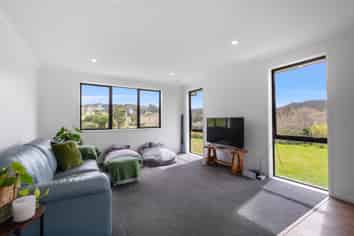 14 Riversong Road, Kauri