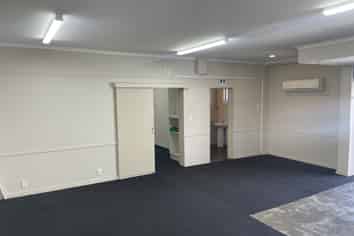 Prime Queen Street. Premium Business Profile