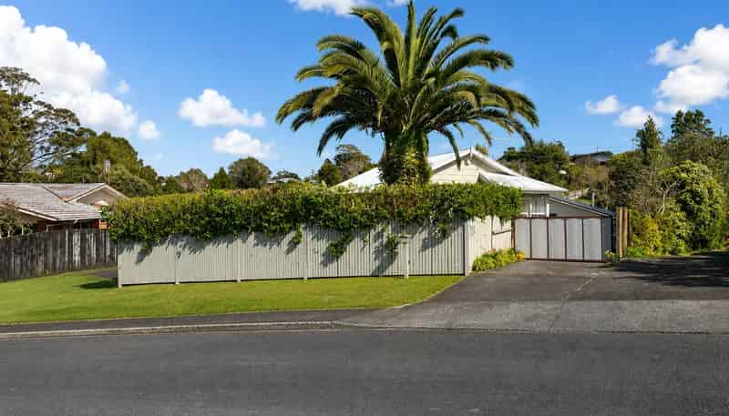 35 Cyclarama Crescent, Massey
