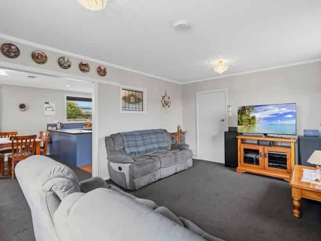 230 Tramway Road, Strathern