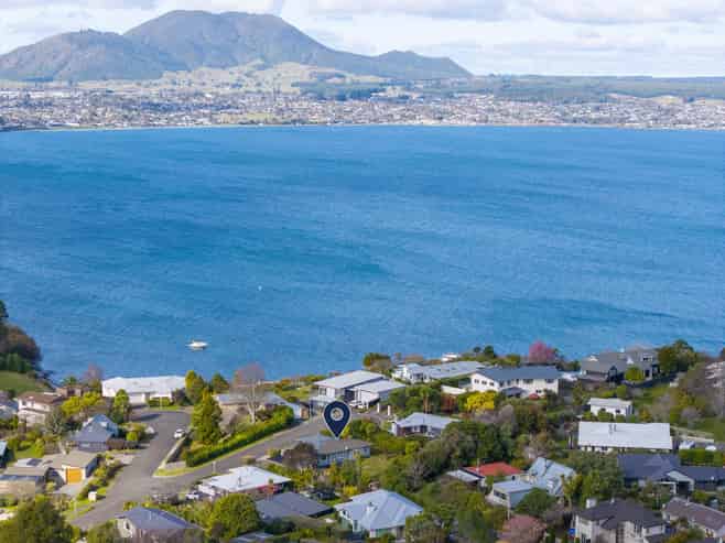 18 Scenic Heights, Acacia Bay