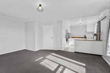 1/142 Chalmers Avenue, Hampstead