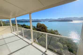 9 Bayview Road, Charteris Bay
