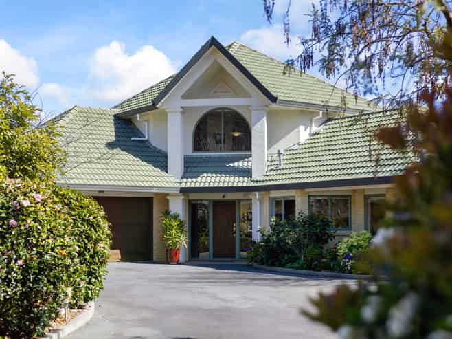 16 Cranbrook Grove, Waikanae