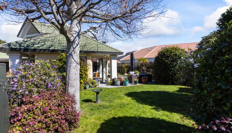 16 Cranbrook Grove, Waikanae