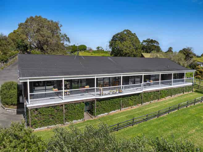 20 Roberts Road, Matakatia