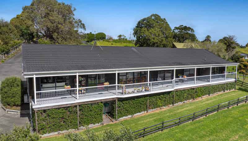 20 Roberts Road, Matakatia