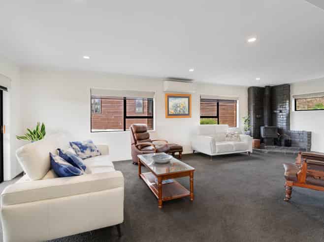 20 Roberts Road, Matakatia