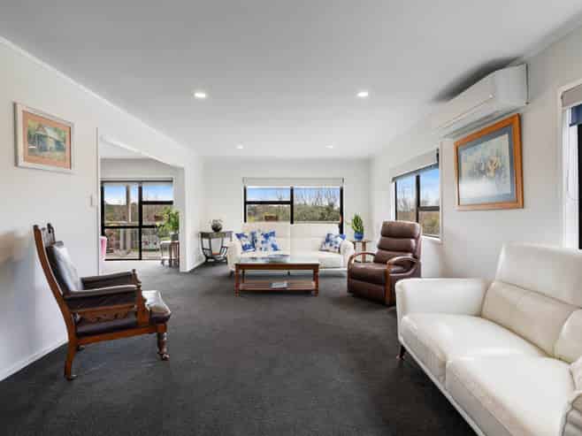 20 Roberts Road, Matakatia