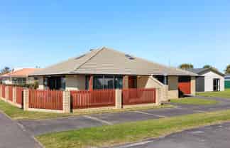 674/674A Aberdeen Road, Te Hapara
