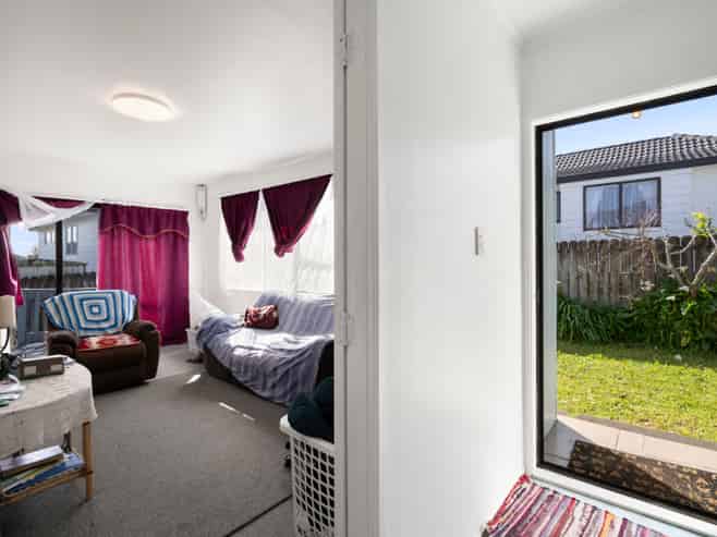 2/12 Silver Creek Road, Weymouth