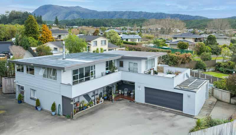 23 Moana View Road, Waikawa