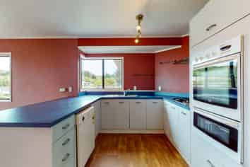 12 Jasmine Grove, Maungaraki