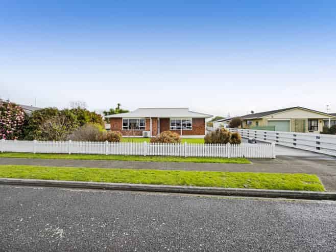 25 Victoria Street, Hawera