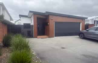 33 Coast Boulevard, Papamoa