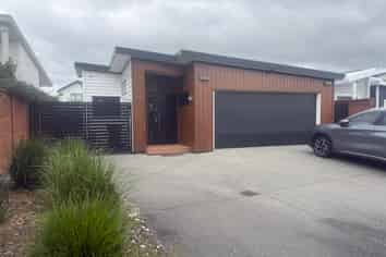 33 Coast Boulevard, Papamoa