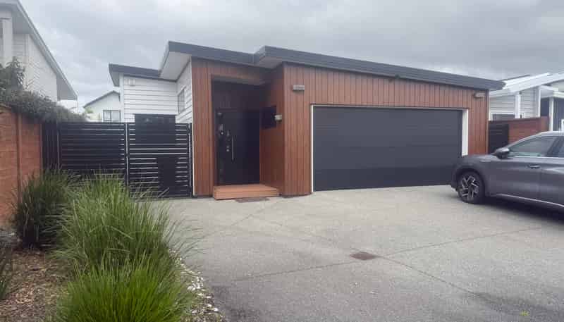 33 Coast Boulevard, Papamoa