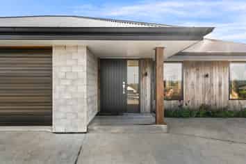 4 Torrey Pines Rise, Kamo