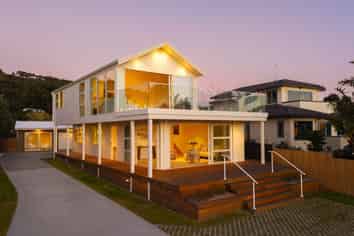 4 Ngatira Road, Muriwai