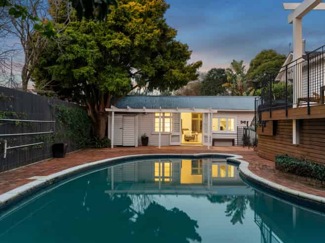 50 St Johns Road, Meadowbank