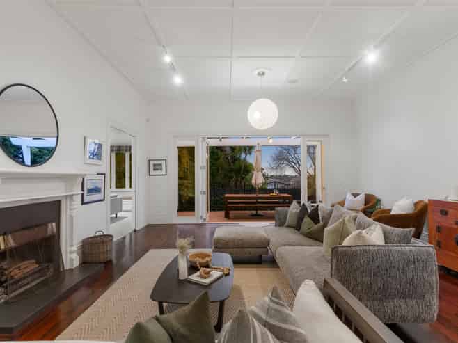 50 St Johns Road, Meadowbank
