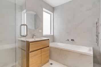 8/15 James Street, Mangere East