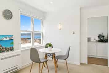 9/2 Newman Terrace , Thorndon