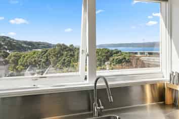 9/2 Newman Terrace , Thorndon