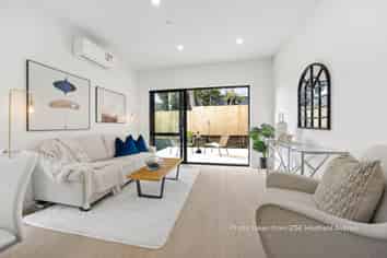 25 C Hadfield Avenue, Waterview