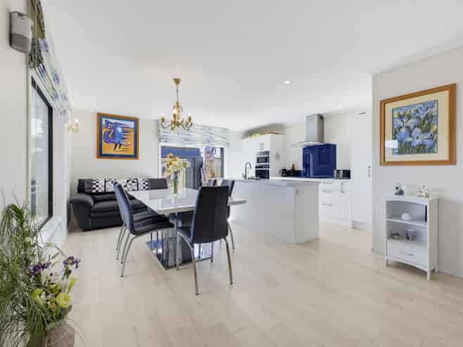 32 Purnell Close, College Estate