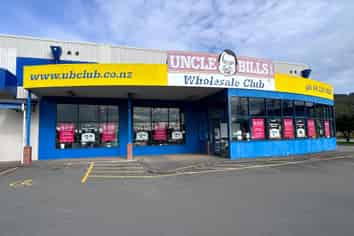 Rare Mega Centre Bulk Retail Opportunity!