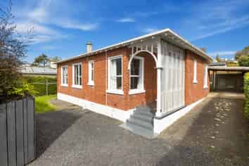 8a Bruce Street, Roslyn
