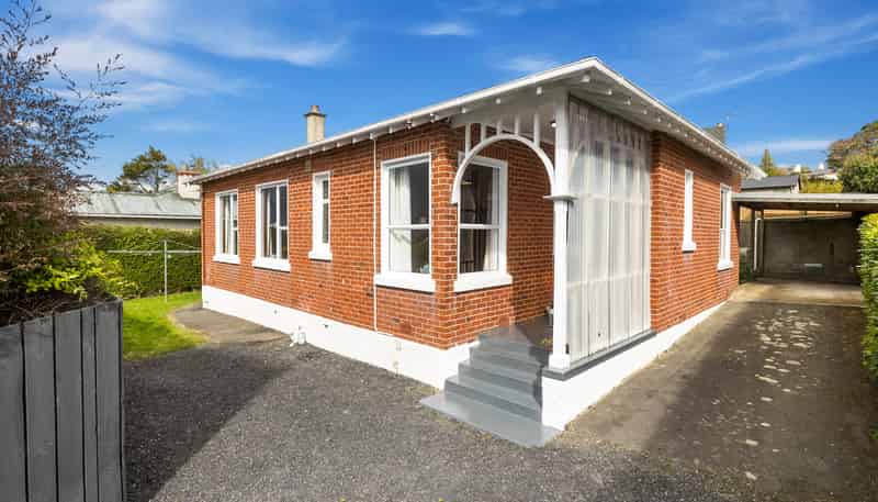 8a Bruce Street, Roslyn