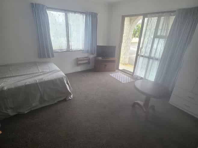 665 Pioneer Highway, Awapuni