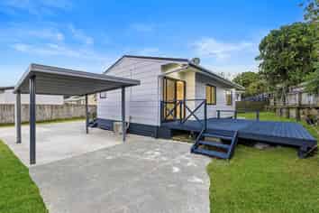 2/9 Maplesden Drive, Clendon Park