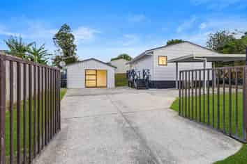2/9 Maplesden Drive, Clendon Park