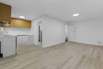 2/9 Maplesden Drive, Clendon Park