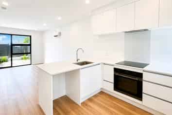2/107 Selo St, Glen Eden