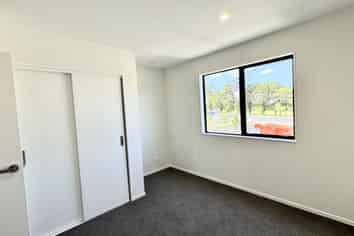 2/107 Selo St, Glen Eden