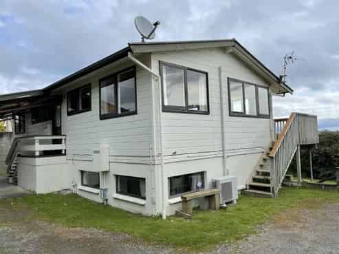 35  Birch Street, Hilltop