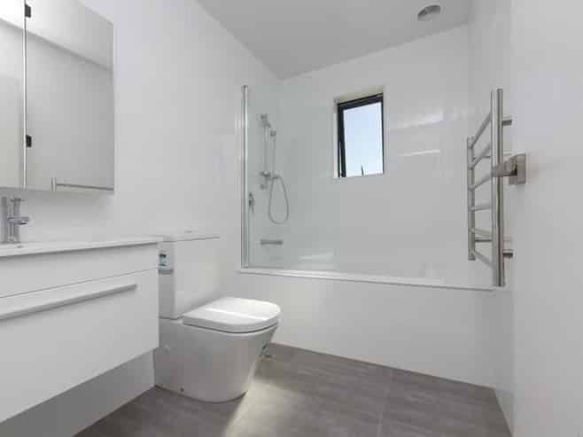 15/10 Silver Moon Road, Albany