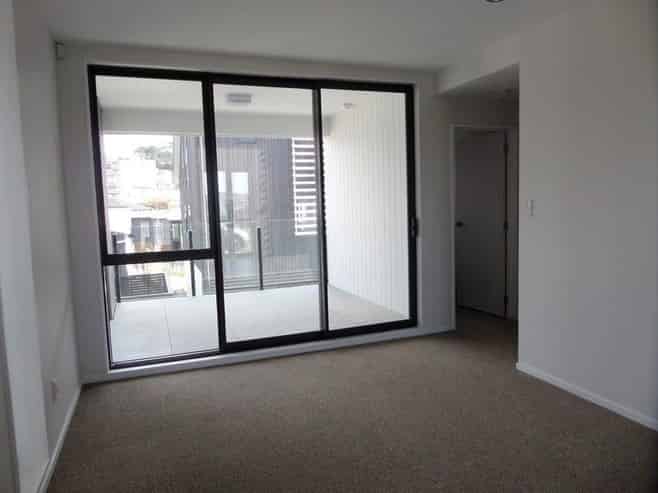 15/10 Silver Moon Road, Albany