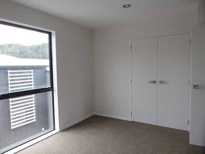 15/10 Silver Moon Road, Albany