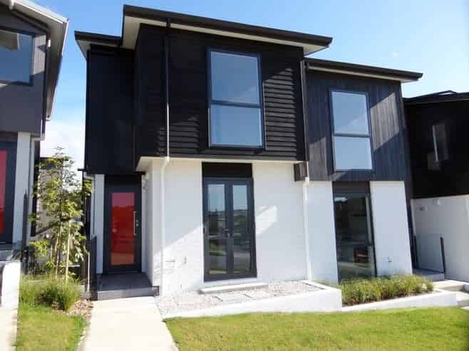 15/10 Silver Moon Road, Albany