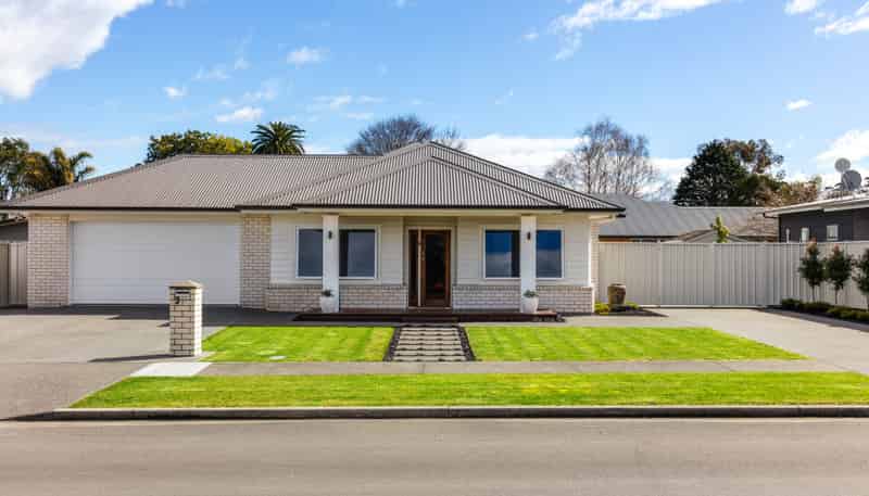 3 Sterling Park, Lytton West