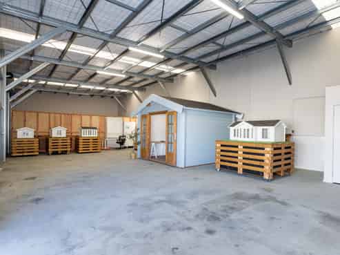 Versatile Richmond Business Base with Secure Yard